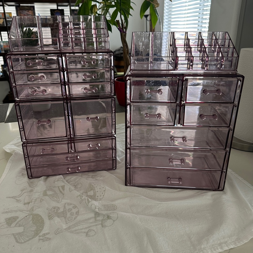 Set of 2 acrylic makeup organizers